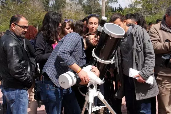 Adana'da Güneş Tutulması Uyarmer'den İzlendi