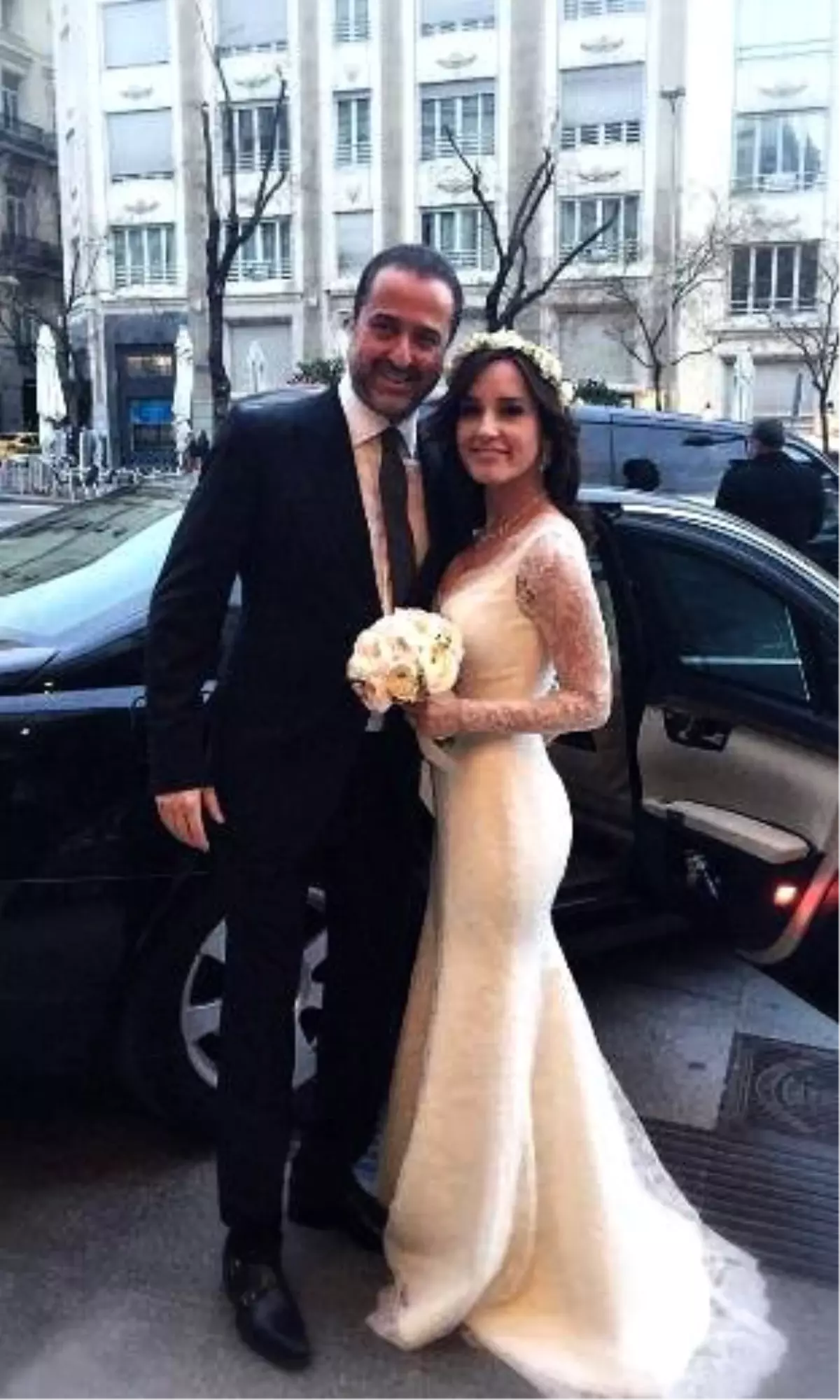 Serdar Bilgili'den Nazlı Çelik'e Her Gün Aynı Saatte Kırmızı Gül