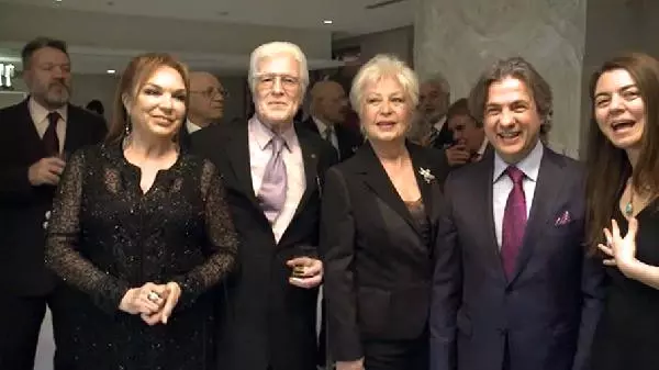 Türk Sineması'nın 100. Yılında ' En İyi On'lar' Sahiplerini Buldu Türk Sineması'nın 100. Yılında ' En İyi On'lar' Sahiplerini Buldu