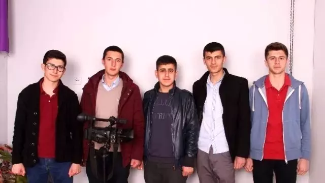 Liseli Öğrencilerin Çektiği Kısa Film, Türkiye Birincisi Oldu Liseli Öğrencilerin Çektiği Kısa Film, Türkiye Birincisi Oldu