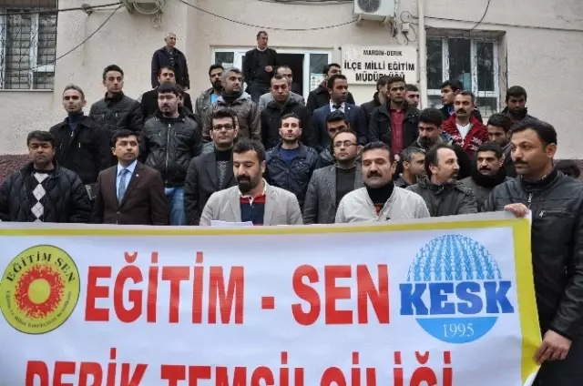 Derik Eğitim-sen, İlçe Milli Eğitim Müdürlüğü'nü Protesto Etti Derik Eğitim-sen, İlçe Milli Eğitim Müdürlüğü'nü Protesto Etti