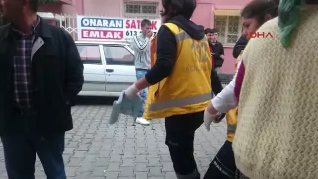Ceyhan Tarım İşçilerini Taşıyan Traktör Şarampole Yuvarlandı 2 Ölü, 14 Yaralı