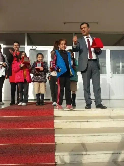 Minik Okurlar Ödüle Doymuyor Minik Okurlar Ödüle Doymuyor