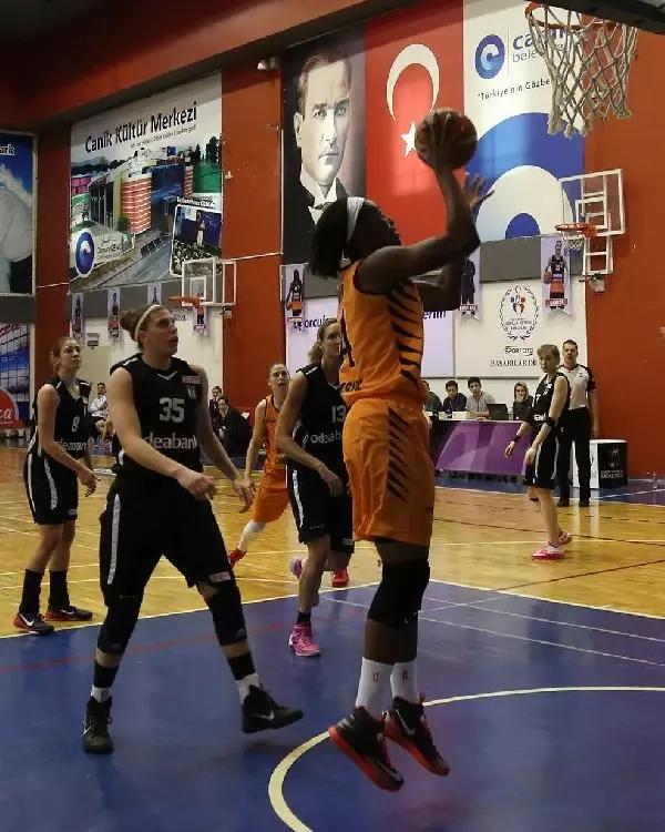Samsun Canik Belediyespor, Beşiktaş'ı Fowles ile Geçti: 90-73 Samsun Canik Belediyespor, Beşiktaş'ı Fowles ile Geçti: 90-73