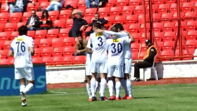 Mersin İdmanyurdu, Balıkesirspor'u 3-1 Yendi Mersin İdmanyurdu, Balıkesirspor'u 3-1 Yendi