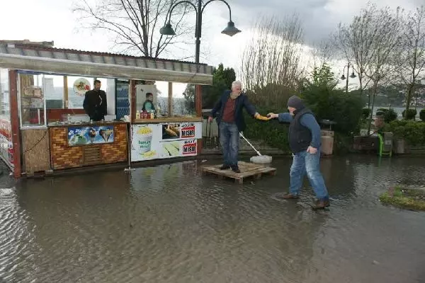 Sapanca Gölü İyice Coştu Sapanca Gölü İyice Coştu