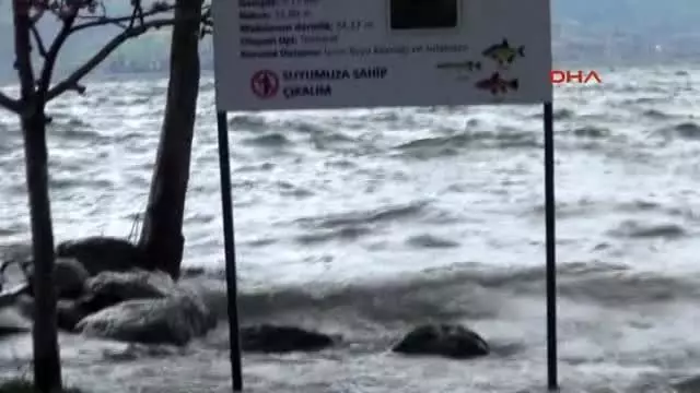 Sapanca Gölü İyice Coştu, Su Seviyesi Son Yılların En Yüksek Koduna Ulaştı Sapanca Gölü İyice Coştu, Su Seviyesi Son Yılların En Yüksek Koduna Ulaştı