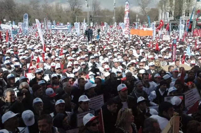Türkiye Kamu-sen'den Ek Zammımı Unutma, İş Güvenceme Dokunma Mitingi