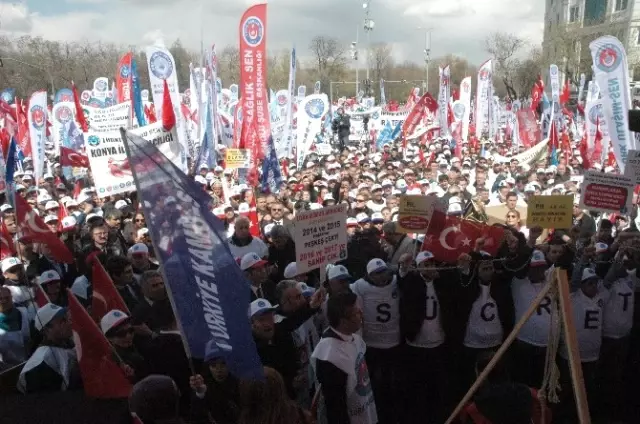Türkiye Kamu-sen'den Ek Zammımı Unutma, İş Güvenceme Dokunma Mitingi