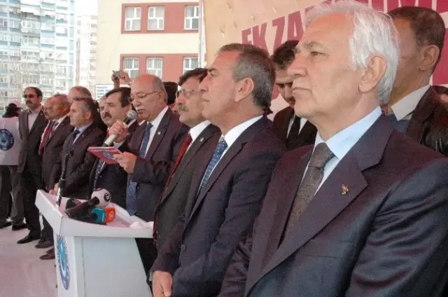 Türkiye Kamu-sen'den Ek Zammımı Unutma, İş Güvenceme Dokunma Mitingi