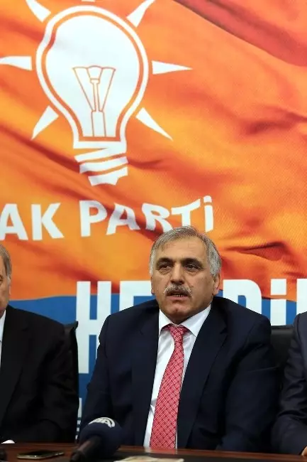 AK Parti Milletvekili Adayları Basın Toplantısı Düzenledi AK Parti Milletvekili Adayları Basın Toplantısı Düzenledi
