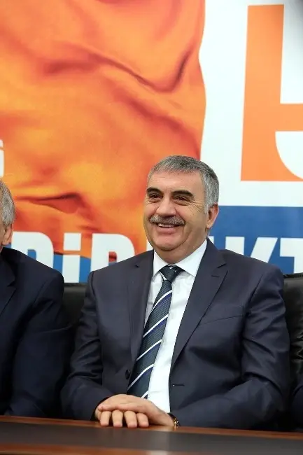 AK Parti Milletvekili Adayları Basın Toplantısı Düzenledi AK Parti Milletvekili Adayları Basın Toplantısı Düzenledi