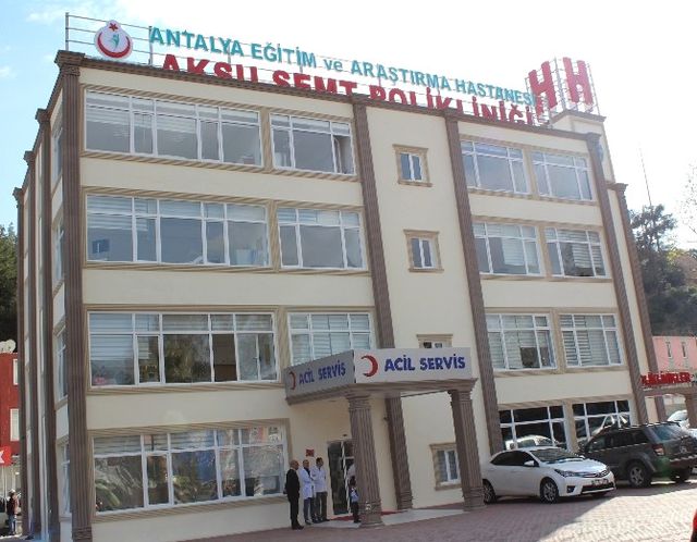 aksu semt poliklinigi bolge halkina hizmete devam ediyor
