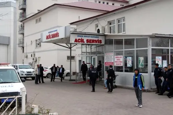 Bingöl'de Askeri Araç Devrildi: 12 Asker Yaralı