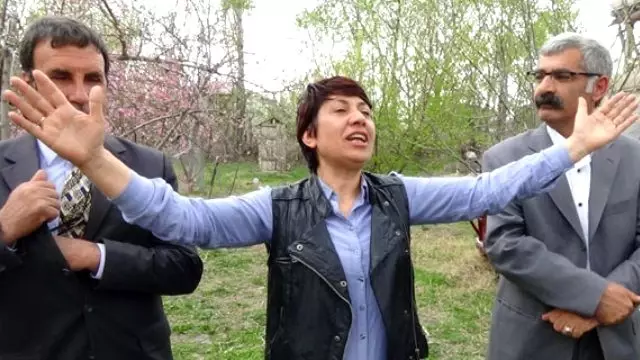 HDP'den MHP'nin Doğu'daki Kalesine Azeri Kadın Aday HDP'den MHP'nin Doğu'daki Kalesine Azeri Kadın Aday
