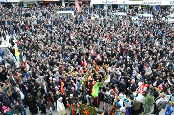 Hakkari'de HDP'li Adayları Tanıtıldı