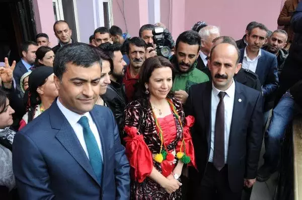Hakkari'de HDP'li Adayları Tanıtıldı