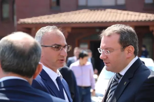 Milletvekili Adayları Sapanca Belediyesini Ziyaret Etti Milletvekili Adayları Sapanca Belediyesini Ziyaret Etti