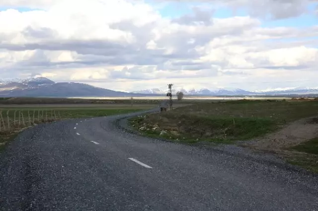 İlçelerde Yol ve Kilitli Parke Atağı