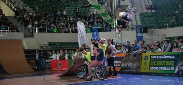 Uçan Bisikletler