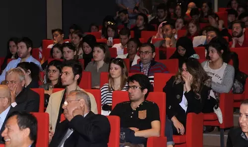 Duayen Sanayiciler İşe Girmenin Sırrını Verdi Duayen Sanayiciler İşe Girmenin Sırrını Verdi