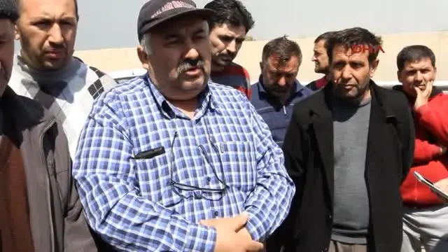 Kapanan Fabrikada Nöbet Tutan İşçilere Ailelerinden Destek Kapanan Fabrikada Nöbet Tutan İşçilere Ailelerinden Destek
