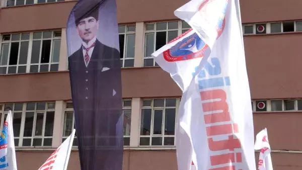 Konya'da İmam Hatip Ortaokulu Krizi Konya'da İmam Hatip Ortaokulu Krizi