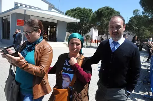 Faciada Şehit Olan Madencilere Fiziki Şiddet Uygulandığı İddia Edildi Faciada Şehit Olan Madencilere Fiziki Şiddet Uygulandığı İddia Edildi