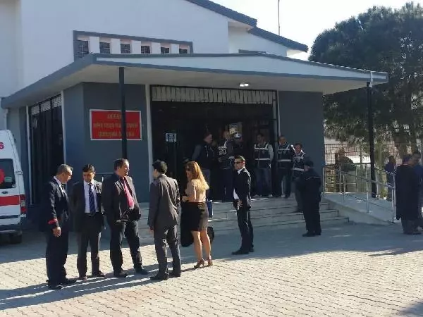 Soma'da 301 Madencinin Can Verdiği 45 Sanıklı Davada, Üçüncü Duruşma Başladı Soma'da 301 Madencinin Can Verdiği 45 Sanıklı Davada, Üçüncü Duruşma Başladı