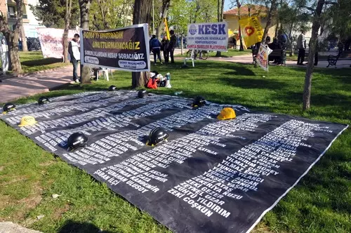 Soma Davasının 3. Duruşma Başladı, Güvenlik Önlemleri Dikkat Çekti Soma Davasının 3. Duruşma Başladı, Güvenlik Önlemleri Dikkat Çekti