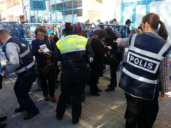 Soma'da 301 Madencinin Can Verdiği 45 Sanıklı Davada, Dördüncü Duruşma Başladı Soma'da 301 Madencinin Can Verdiği 45 Sanıklı Davada, Dördüncü Duruşma Başladı