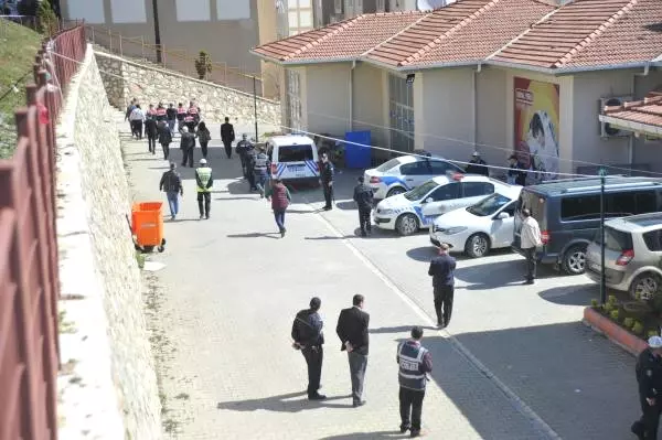 Orhangazi'de 2 Kişinin Öldüğü Kanlı Kafeterya Çatışmasına Tatbikat Orhangazi'de 2 Kişinin Öldüğü Kanlı Kafeterya Çatışmasına Tatbikat