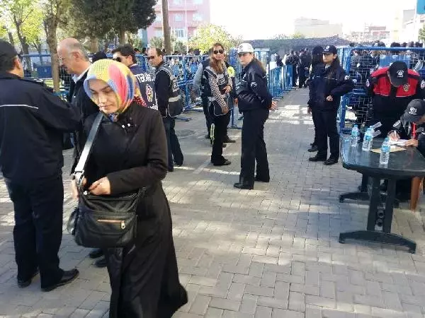Soma'da 301 Madencinin Can Verdiği 45 Sanıklı Dava, Tekrar Başladı Soma'da 301 Madencinin Can Verdiği 45 Sanıklı Dava, Tekrar Başladı