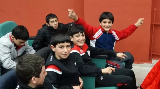Sporculara Moral Gecesi Sporculara Moral Gecesi