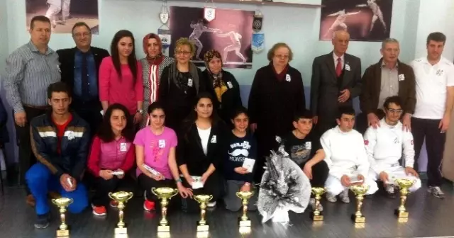 Yarım Asır Önce Eskrim Yapan Cihat Yıldırım Adına Eskrim Turnuvası Düzenlendi