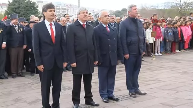 Balıkesir Ege'de Çocuklar Bayramlarını Soğuk Havaya Rağmen Coşkuyla Kutladı Balıkesir Ege'de Çocuklar Bayramlarını Soğuk Havaya Rağmen Coşkuyla Kutladı