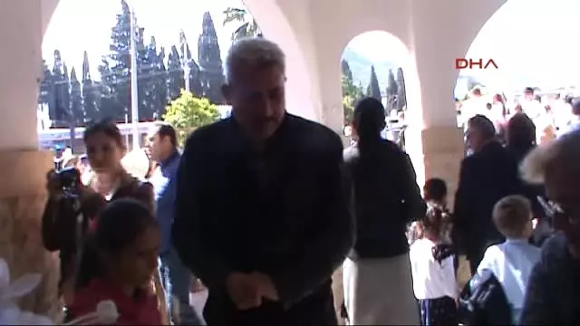 Bodrum Ege'de Çocuklar Bayramlarını Soğuk Havaya Rağmen Coşkuyla Kutladı Bodrum Ege'de Çocuklar Bayramlarını Soğuk Havaya Rağmen Coşkuyla Kutladı