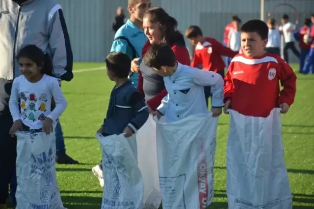 Çanakkale Dardanelspor Çocuklarla Kucaklaştı