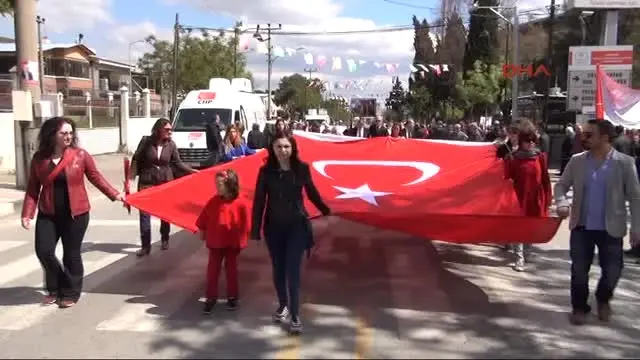 Manisa Ege'de Çocuklar Bayramlarını Soğuk Havaya Rağmen Coşkuyla Kutladı Ek Manisa Ege'de Çocuklar Bayramlarını Soğuk Havaya Rağmen Coşkuyla Kutladı Ek