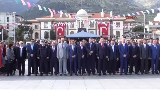 Manisa Ege'de Çocuklar Bayramlarını Soğuk Havaya Rağmen Coşkuyla Kutladı Manisa Ege'de Çocuklar Bayramlarını Soğuk Havaya Rağmen Coşkuyla Kutladı
