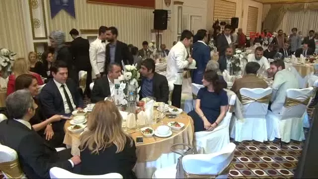 Diyarbakır'da Kürtçe Müzik Eşliğinde Ünlü Mankenlerle Takı Defilesi Diyarbakır'da Kürtçe Müzik Eşliğinde Ünlü Mankenlerle Takı Defilesi