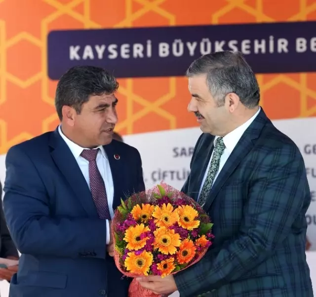 Bünyan ve Sarıoğlan'da Yatırım Coşkusu Bünyan ve Sarıoğlan'da Yatırım Coşkusu
