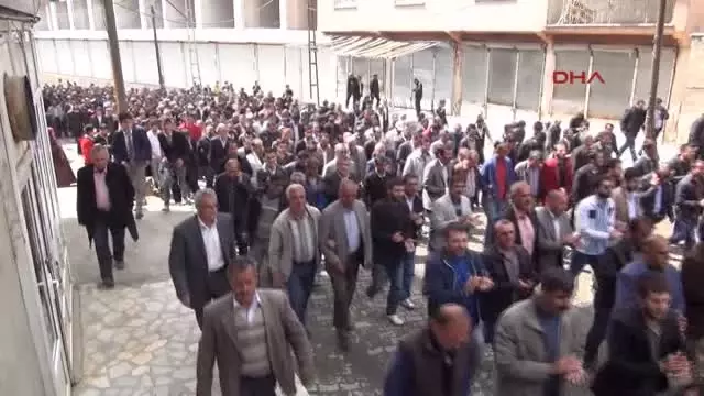 Yüksekova'da Cenaze Sonrası Olaylar Çıktı 1-
