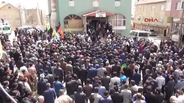 Yüksekova'da Cenaze Sonrası Olaylar Çıktı 1-