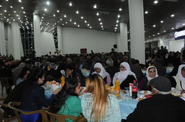 Hdp'nin Hakkari Adayı Irmak, Vali, Kaymakamlar ve Emniyetten Oy İstedi