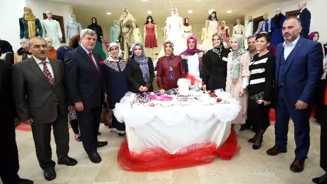 Karamürsel Ko-mek İlçe Sergisi Açıldı Karamürsel Ko-mek İlçe Sergisi Açıldı