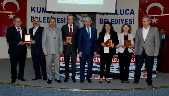 Kumluca'da 'Kalıntısız Üretim İçin Biyolojik Mücadele' Sempozyumu Gerçekleştirildi Kumluca'da 'Kalıntısız Üretim İçin Biyolojik Mücadele' Sempozyumu Gerçekleştirildi