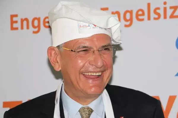 AB Bakanı Bozkır'dan Altın Tencere Ödülü