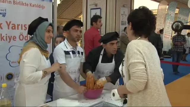 AB Bakanı Bozkır Altın Tencere Ödüllerini Verdi?