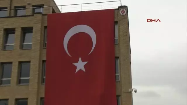 Başbakan Davutoğlu, Düsseldorf Başkonsolosluğu'nun Yeni Hizmet Binasının Açılışını Yaptı Başbakan Davutoğlu, Düsseldorf Başkonsolosluğu'nun Yeni Hizmet Binasının Açılışını Yaptı